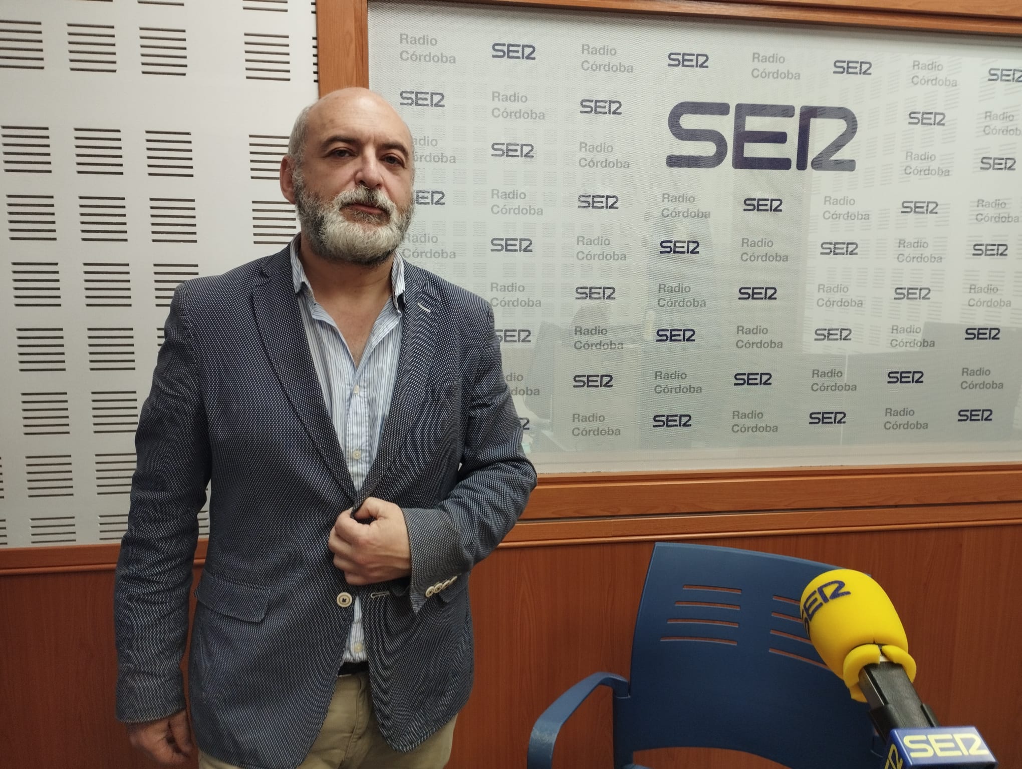 Miguel Ángel López pide el uso compasivo de un medicamento para su hijo con tumor cerebral por su resultado en ensayos clínicos.