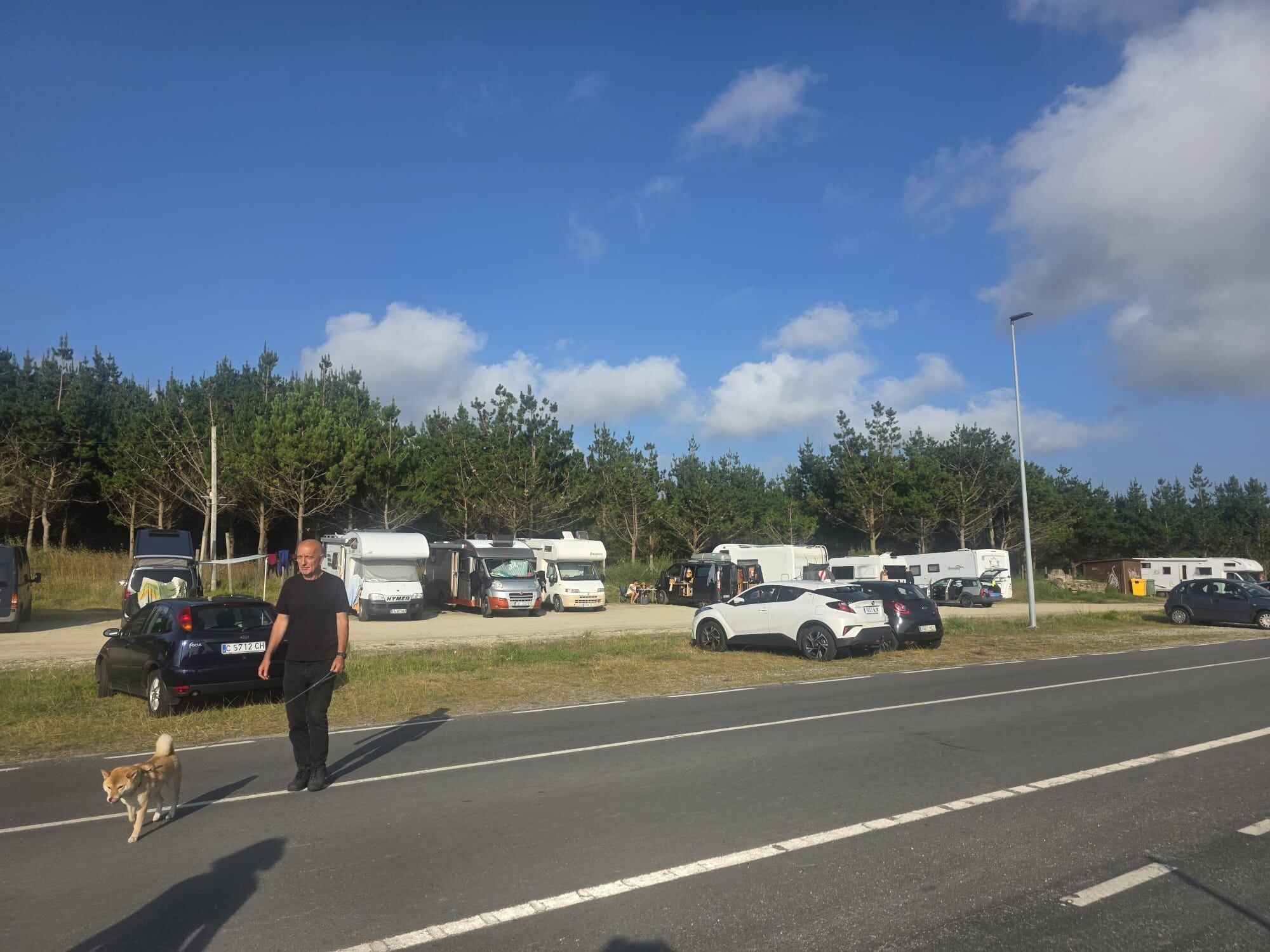 Imagen del aparcamiento próximo al cámping de As Cabazas (cedida)