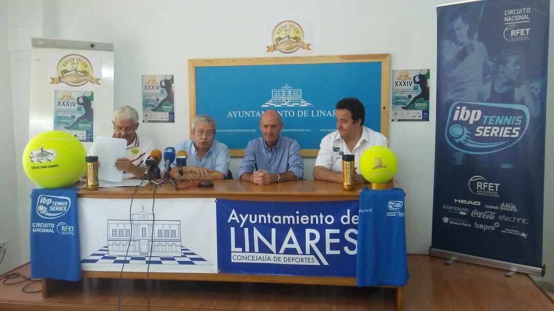 De izquierda a derecha: Tomás Cerezuelo, Juan Miguel Navas, Pedro Cintero y Francisco Blanco. 