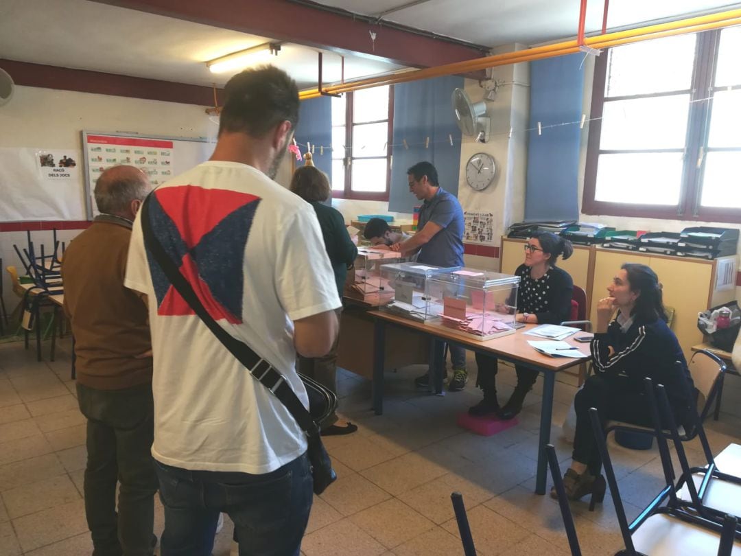 Un colegio electoral de Elche esta mañana