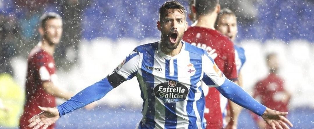 Pablo Marí celebra su gol ante el Osasuna