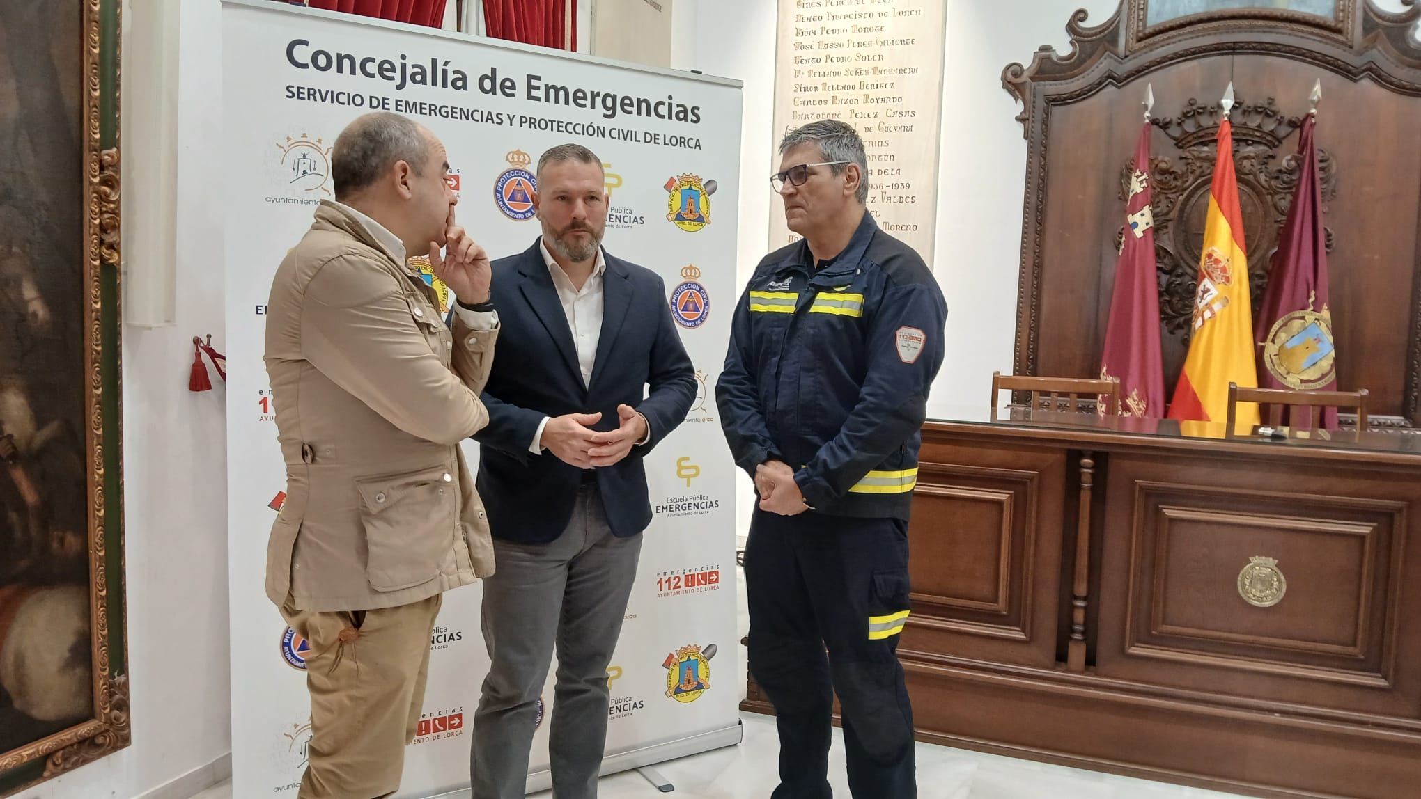 Ricardo Villalba, jefe de Emergencias, José Martínez, edil de Emergencias y Antonio Varón, psicólogo de Emergencias.