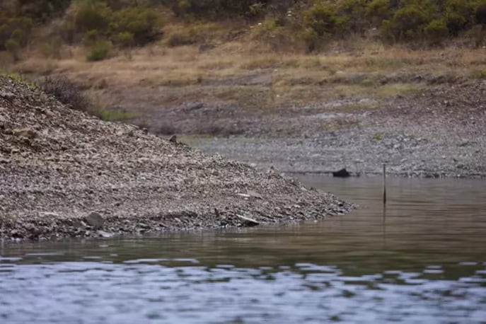 Archivo - Detalle del embalse de la Minillas, en el Ronquillo, tras las lluvias caídas en estos días, a 22 de mayo de 2023 en Sevilla (Andalucía, España).