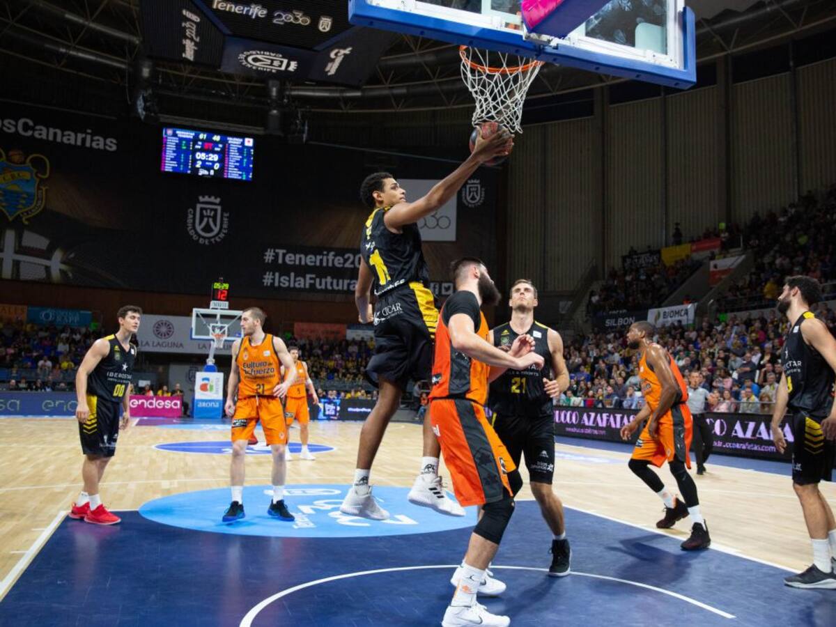 La Fonteta, una cancha maldita