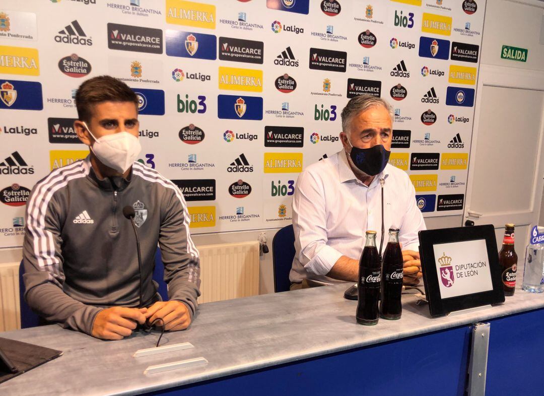 Dani Ojeda junto al presidente José Fernández Nieto