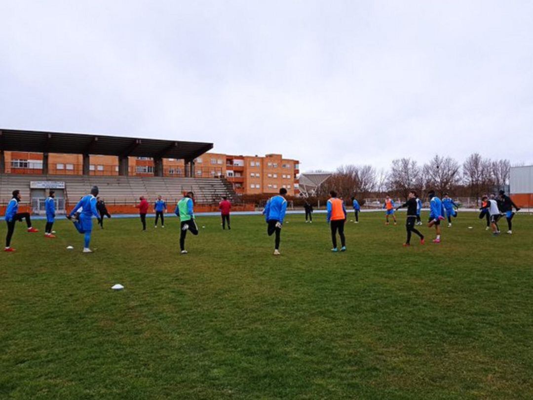 Entrenamiento del Conquense en el Luis Ocaña