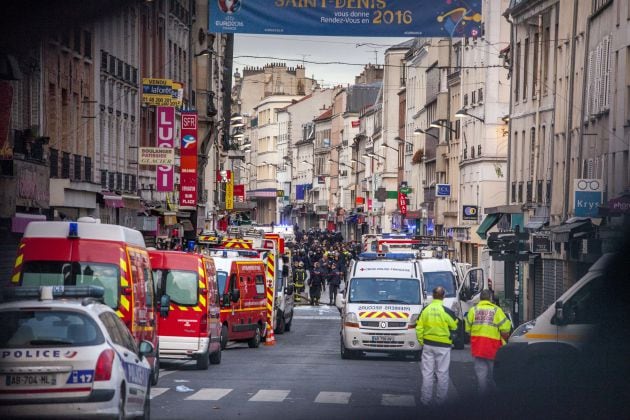 Muchos de los presentes en Bataclán se hicieron pasar por muertos para sobrevivir y otros lograron huir por las ventanas y por las puertas de emergencia