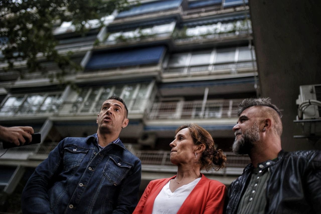 Emilio Delgado, diputado regional y candidato de Más Madrid Móstoles junto a Mónica García y Gabriel Ortega