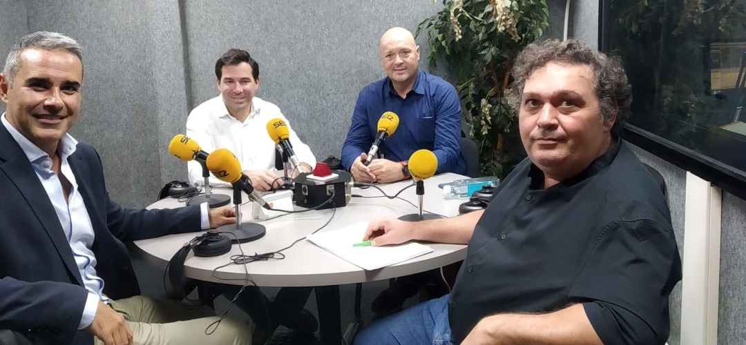 Vicente López (PSOE Tres Cantos), Javier Juárez (PP Tres Cantos), Jesús Fernández (PP Colmenar Viejo) y Mariano Martín (Ganemos Colmenar)