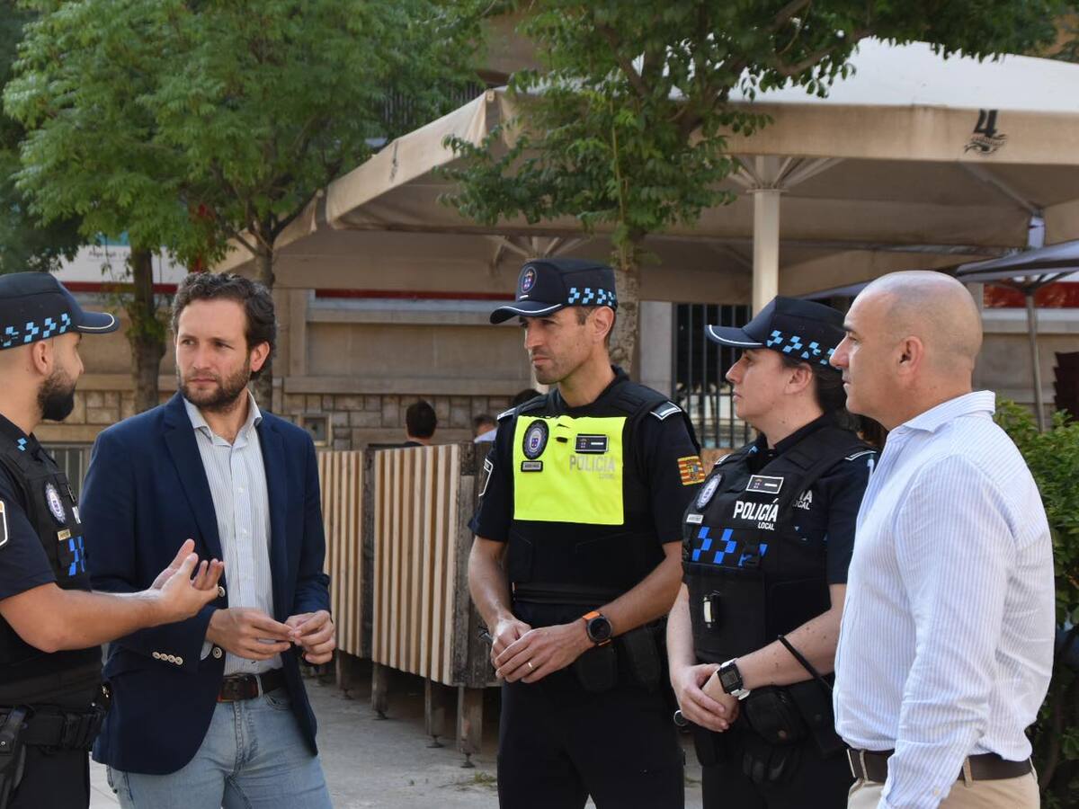 Jornada de puertas abiertas de la Policía Local de Monzón para celebrar los Santos Ángeles Custodios