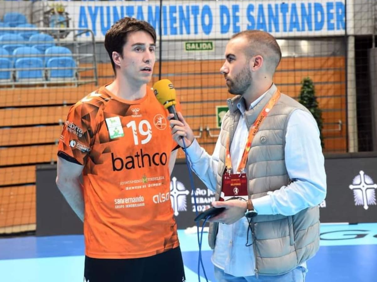 Borja Lombilla, capitán del Bathco Torrelavega, se retira del balonmano
