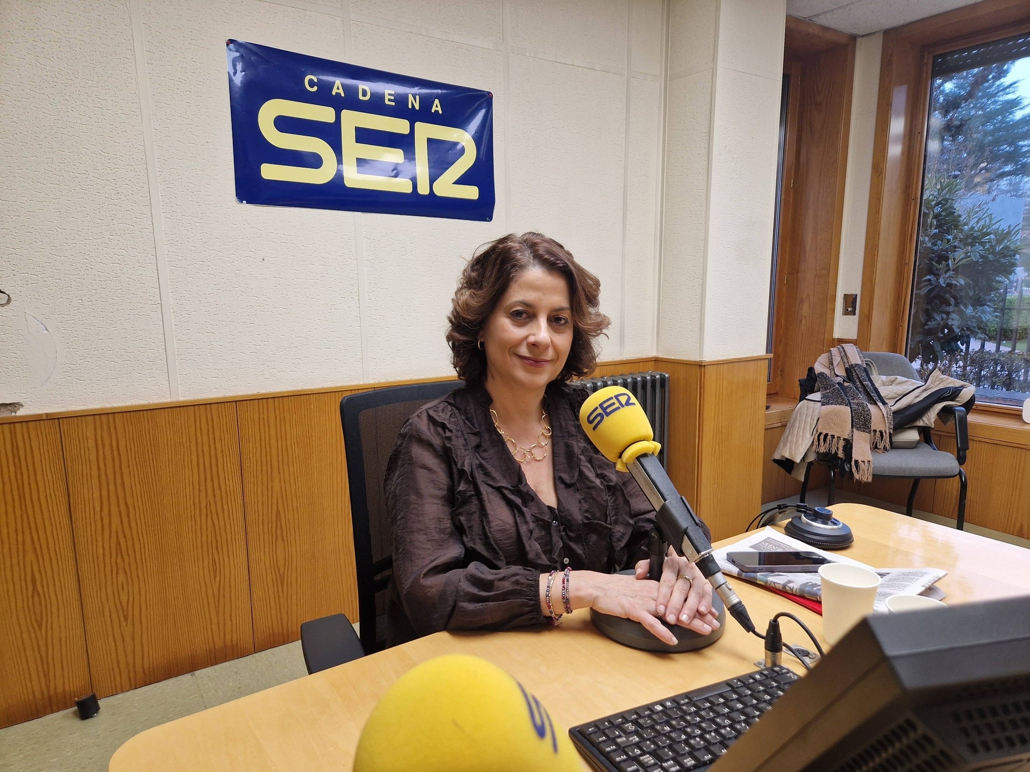 Emma Buj, en los estudios de SER Teruel