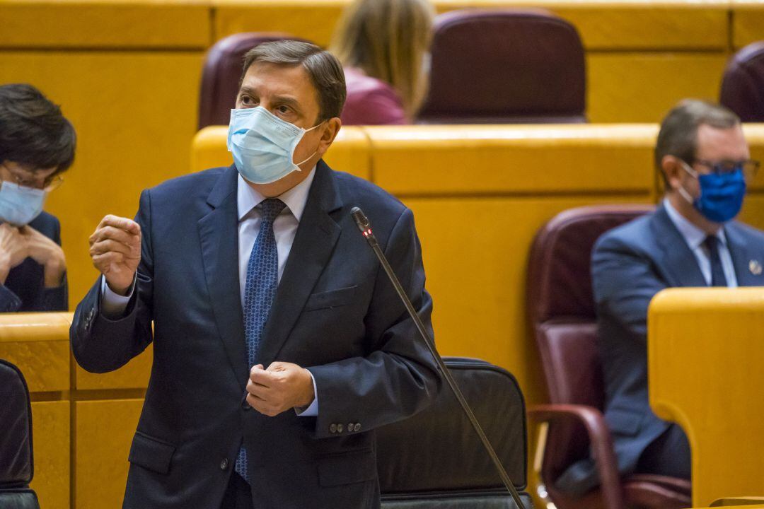 El ministro de Agricultura, Pesca y Alimentación, Luis Planas, en una imagen de archivo, en el Senado.