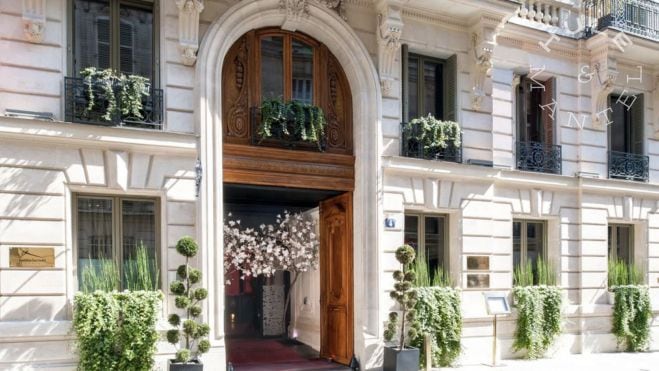 Fachada del hotel Maison Delano, donde se ubica el restaurante del chef Dani García La Chambre Bleue