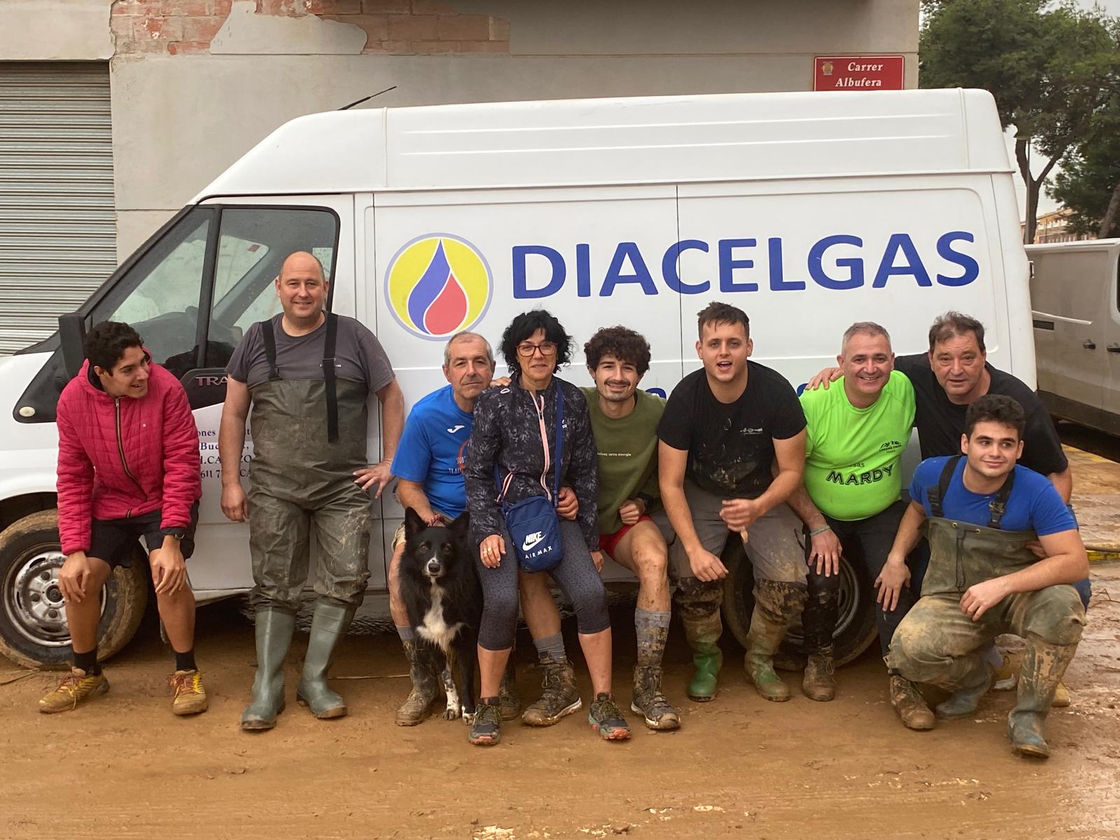 De las bombas de achique a un caldero para 1.000 personas, la ayuda cartagenera que no dejó sola a Paiporta