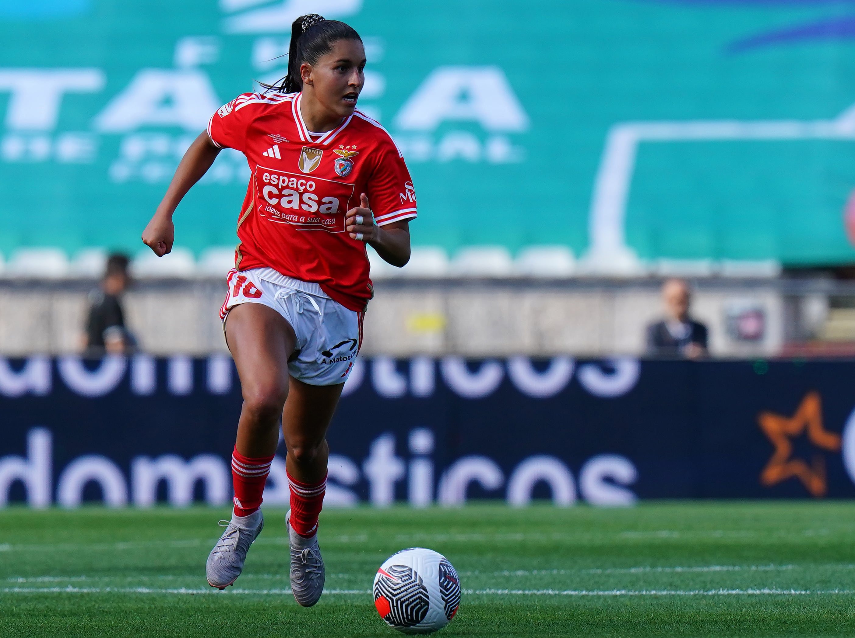 OEIRAS, PORTUGAL - MAY 19:  Kika Nazareth of SL Benfica in action during the Women&#039;s Portuguese Cup Final match between SL Benfica and Racing Power FC at Estadio Nacional on May 19, 2024 in Oeiras, Portugal.  (Photo by Gualter Fatia/Getty Images)