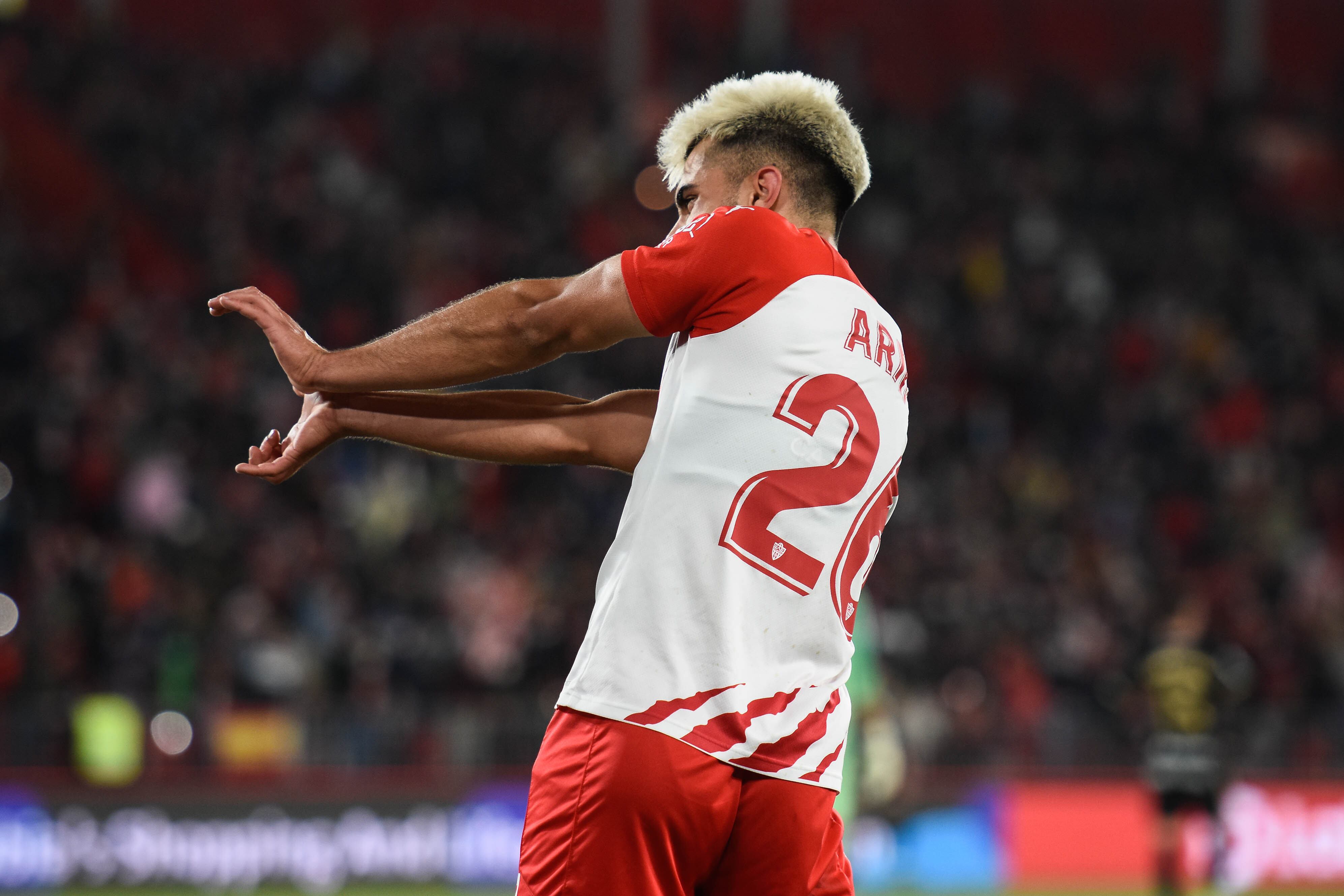 Arnau Puigmal celebrando su gol ante la Ponferradina.