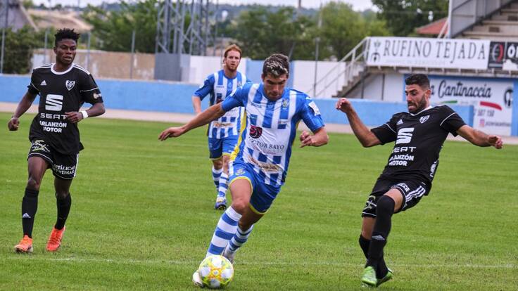 El jugador navarro de la Arandina, Carlos Sagüés, repasa la actualidad de la Arandina tras el pasado empate ante el Ávila antes de recibir el Burgos CF Promesas en El Montecillo