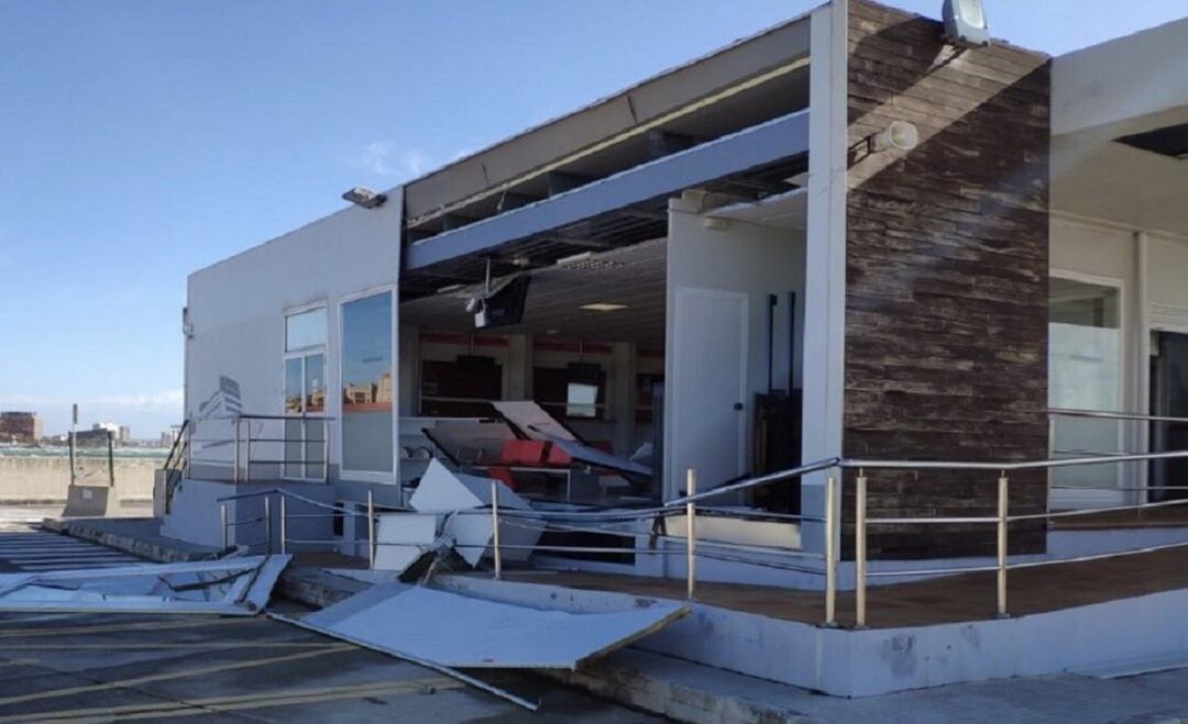 Una instalación del puerto de Palma afectada por la borrasca 'Hortense'. - POLICÍA PORTUARIA DE BALEARES