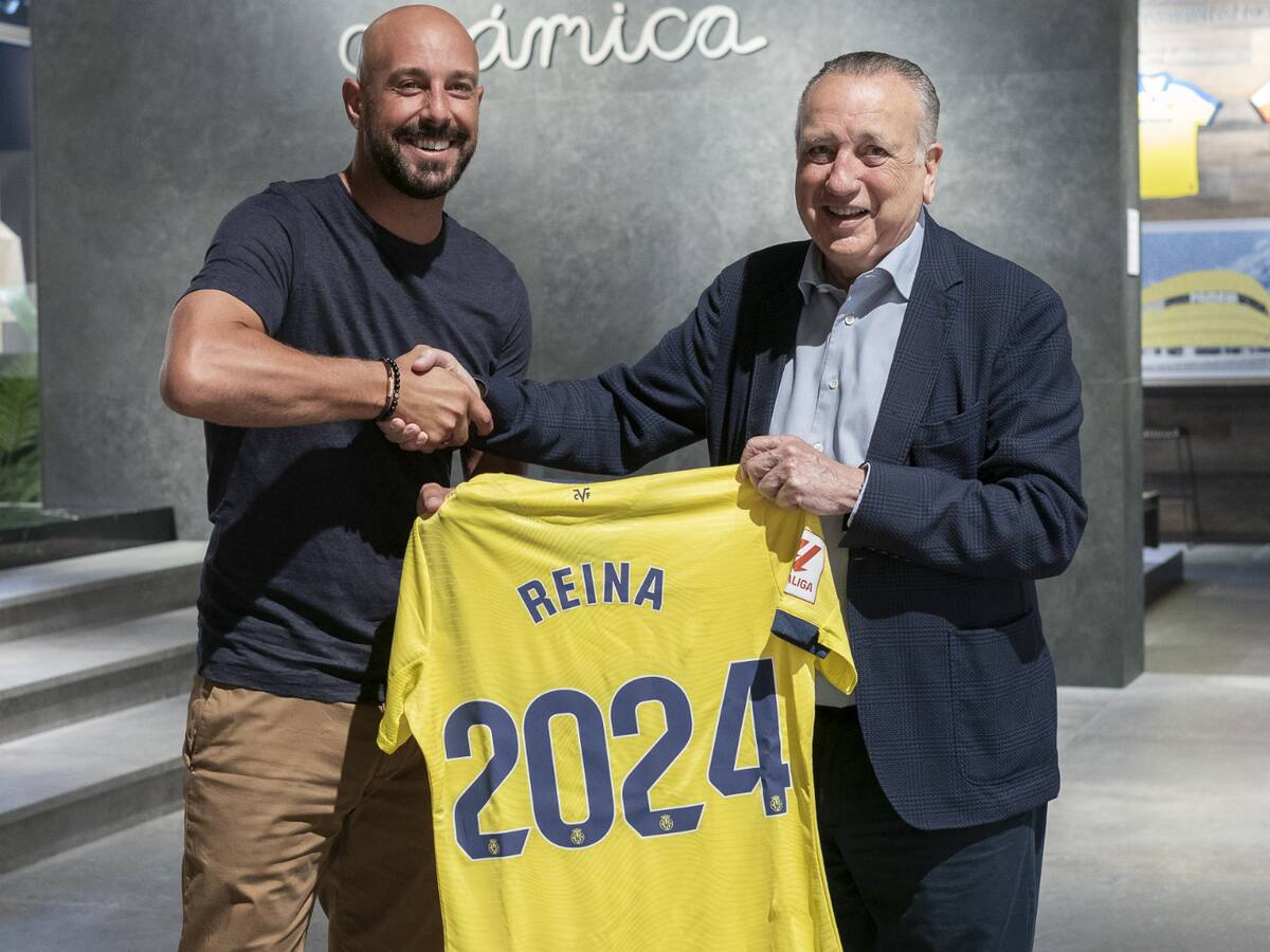 Pepe Reina pone el candado a la portería del submarino una temporada más