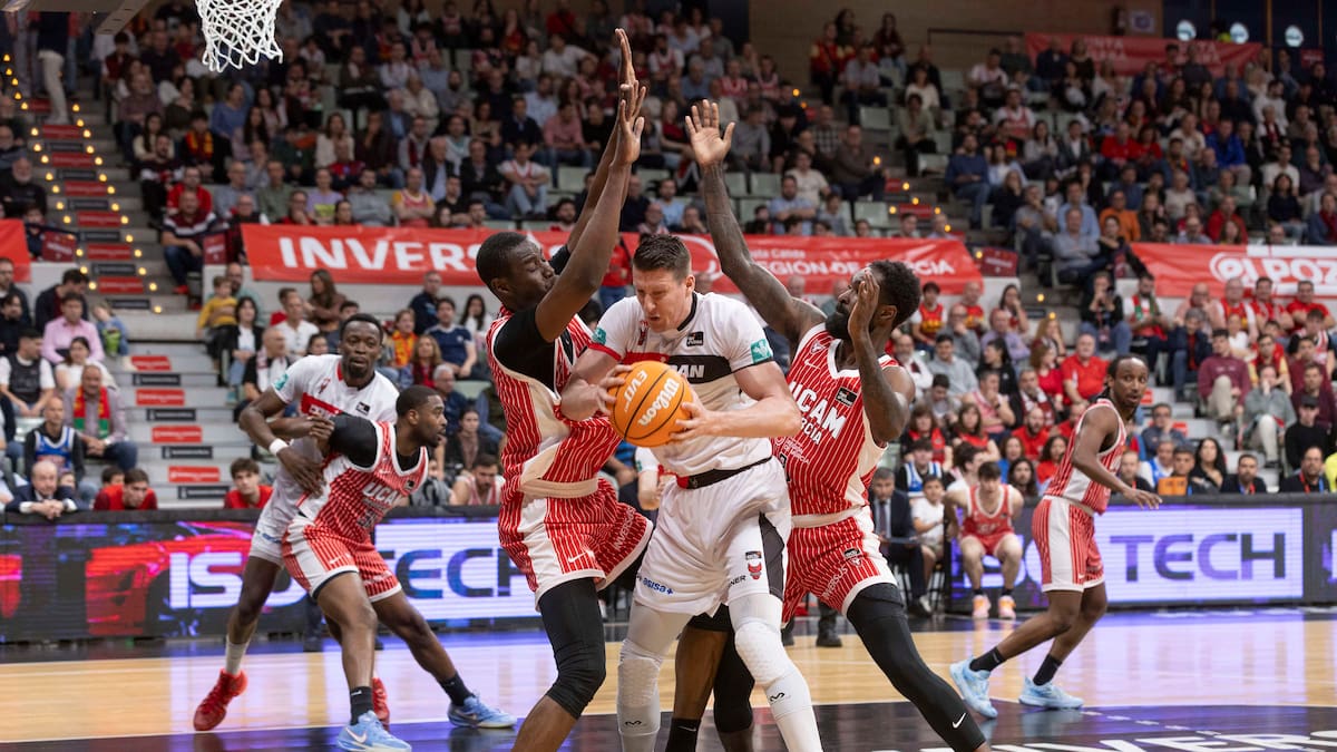 UCAM Murcia vence a Covirán Granada y se desquita de la eliminación de la FIBA Europe Cup