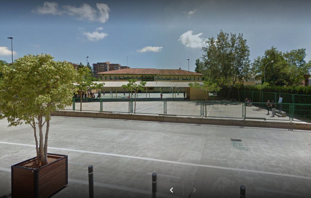 El colegio Carles Salvador ha cerrado sus puertas hoy a las 14.00 por petición de Conselleria de Educación
