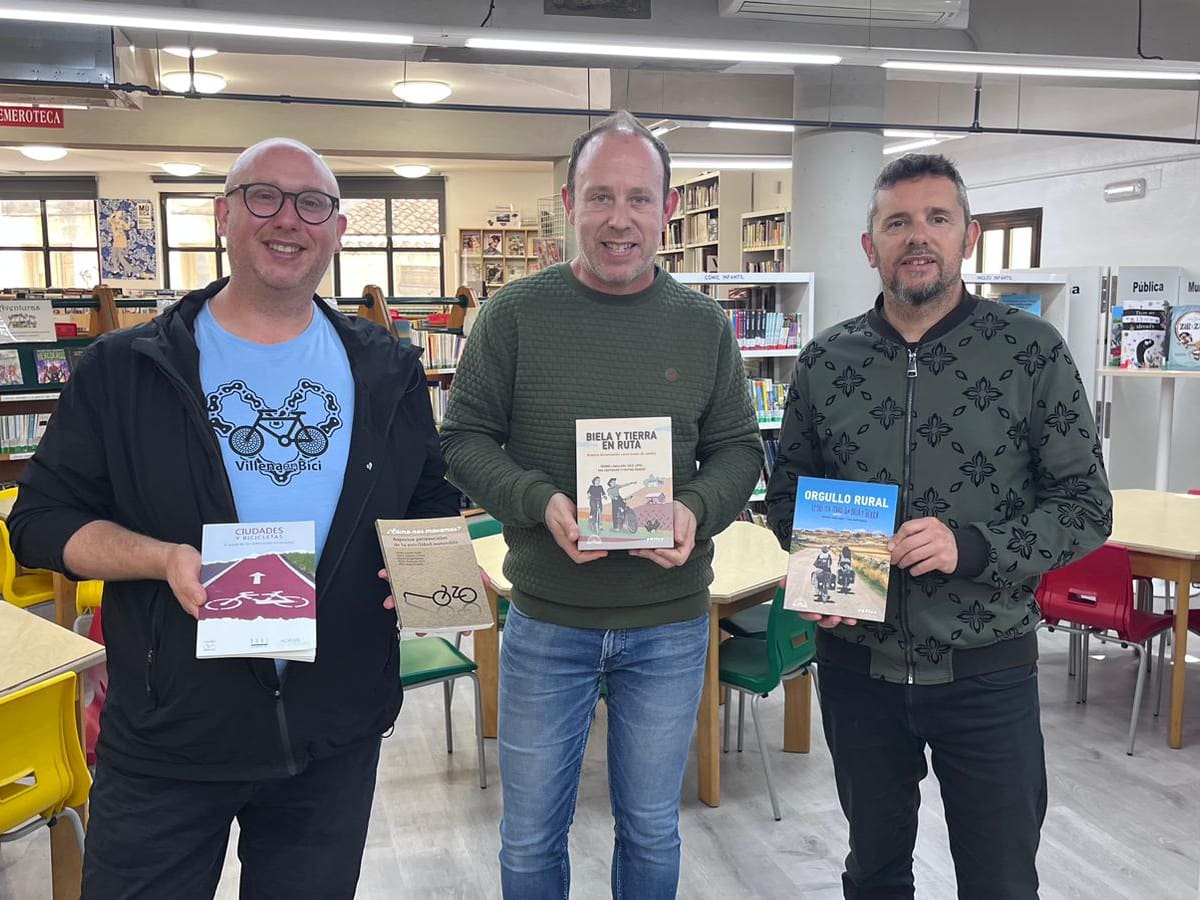 Las bibliotecas de Villena incorporan nuevos títulos sobre movilidad sostenible