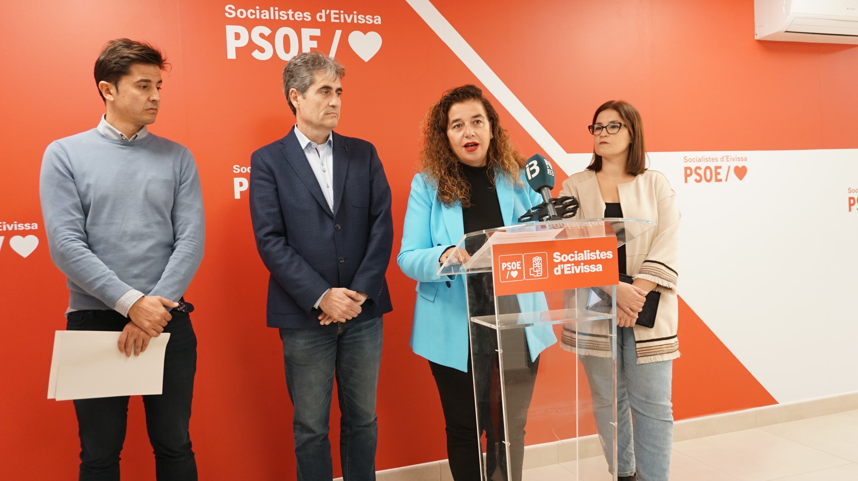 Un momento durante la rueda de prensa de los socialistas de Ibiza