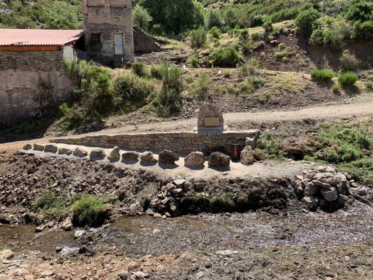 Acondicionados los entornos de la Fuente de la Legaña en la Montaña Palentina