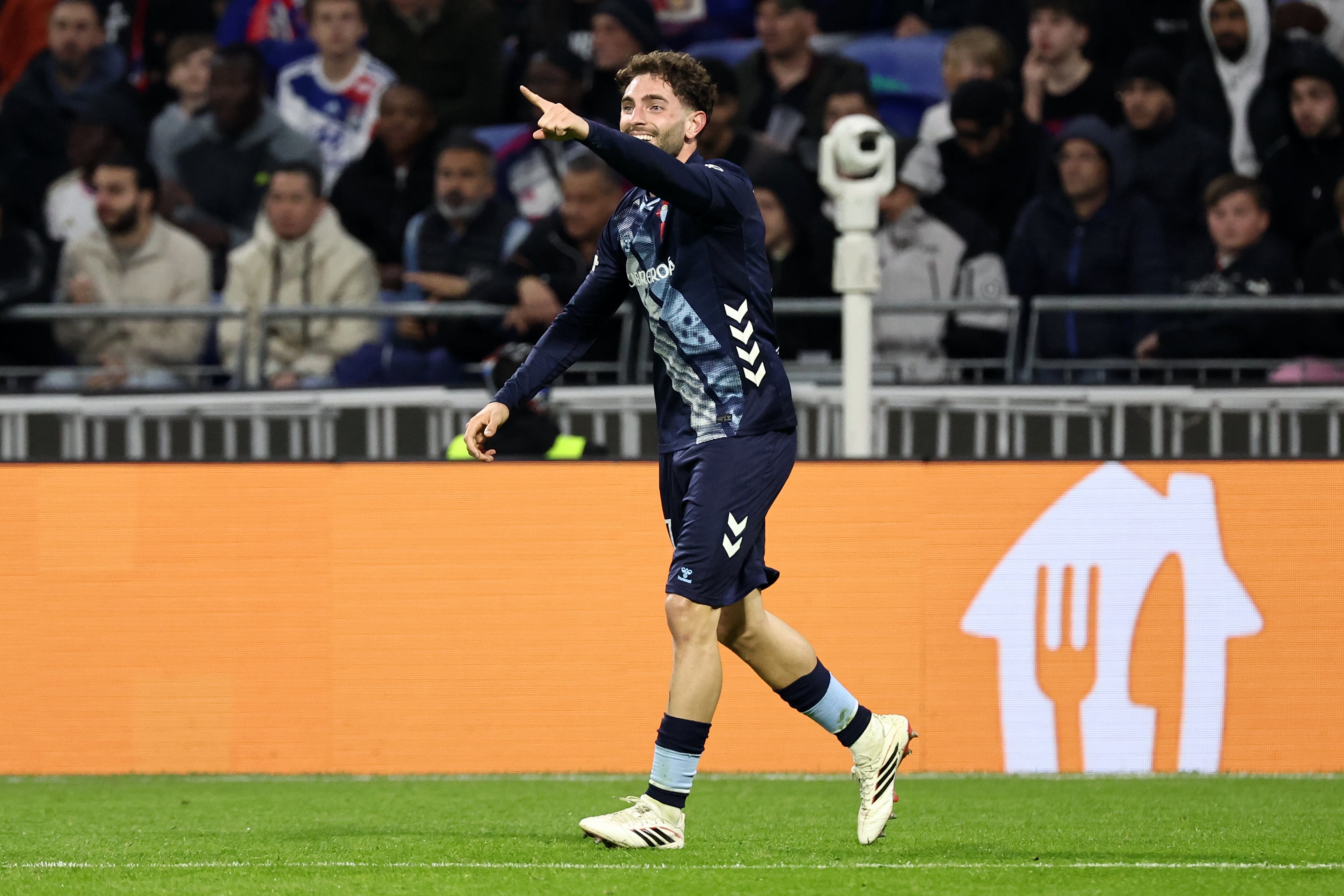 Javi Rueda autor del gol del celta en Lyon