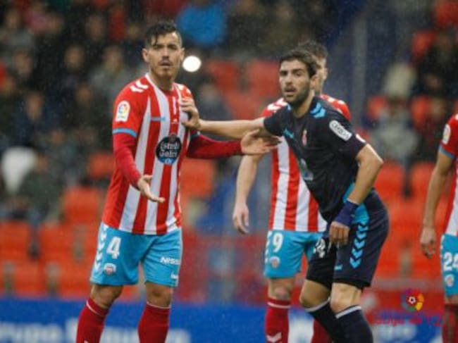 Iván defiende a Josete en una acción de estrategia