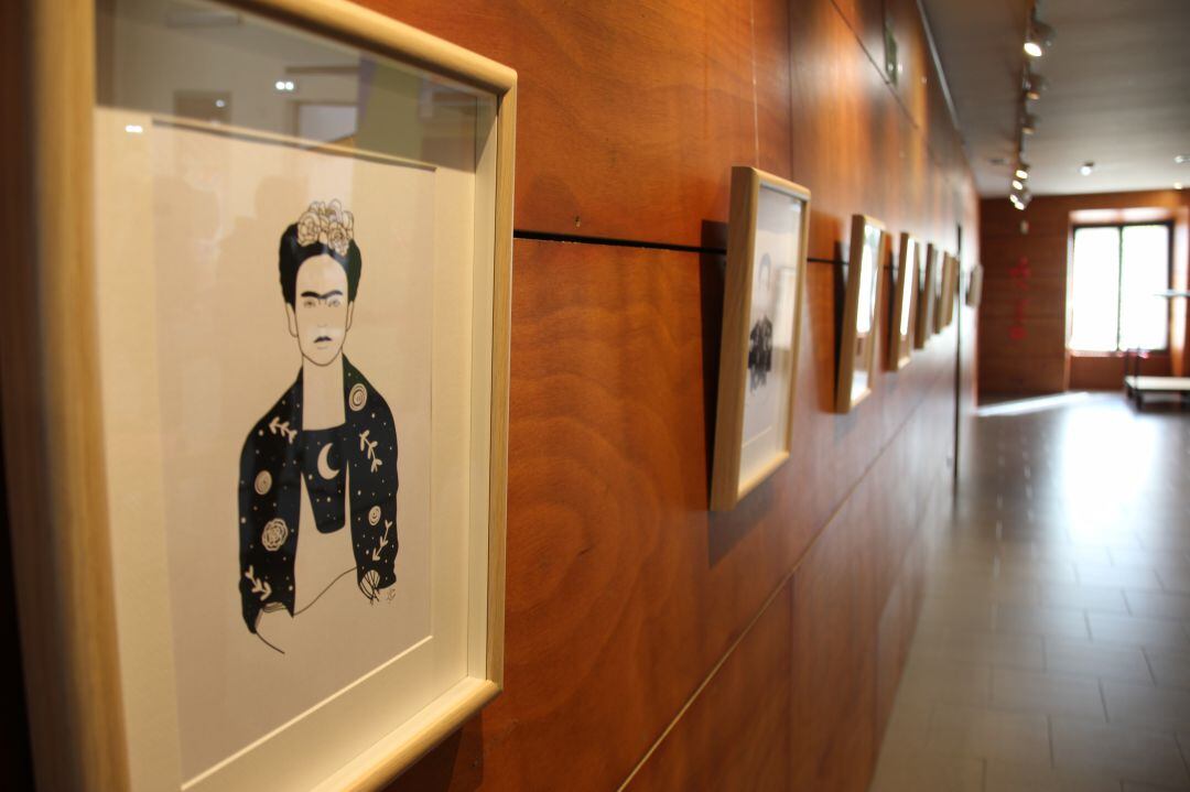 Retrato de Frida Kahlo que forma parte de la exposición de Ana Luna.