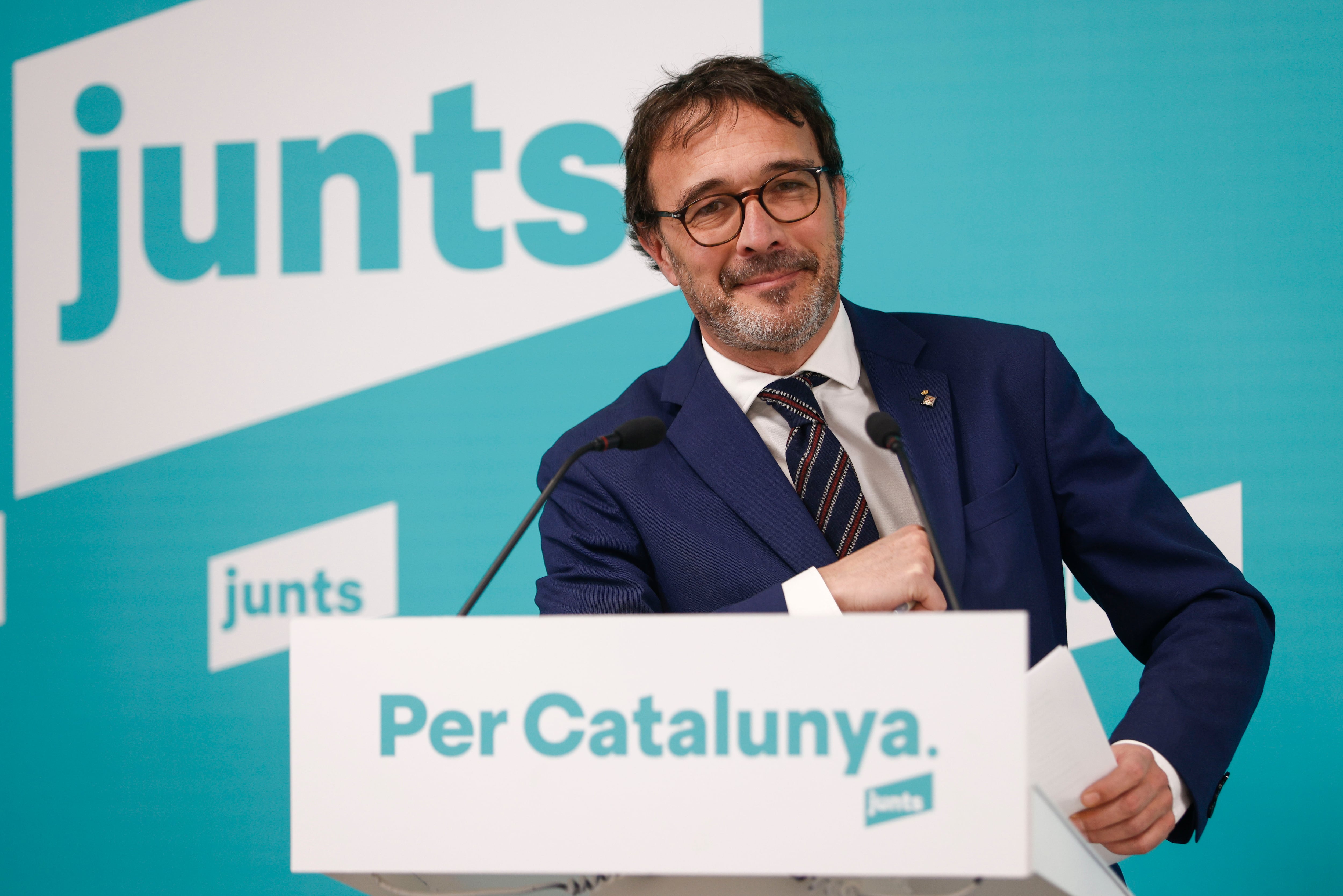 -FOTODELDÍA- GRAFCAT8078. BARCELONA (ESPAÑA), 08/01/2024.-El vicepresidente y portavoz de JxCat, Josep Rius, ha exigido este lunes al Gobierno de Pedro Sánchez que retire sus tres primeros decretos ley y los pacte con Junts, antes de volver a presentar una serie de decretos &quot;individualizados&quot; para cada uno de los temas que abordan.EFE/Quique García
