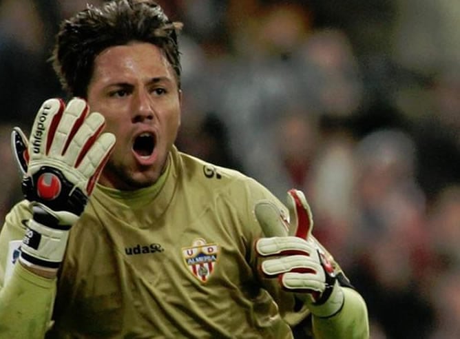 Diego Alves, durante un partido con el Almería