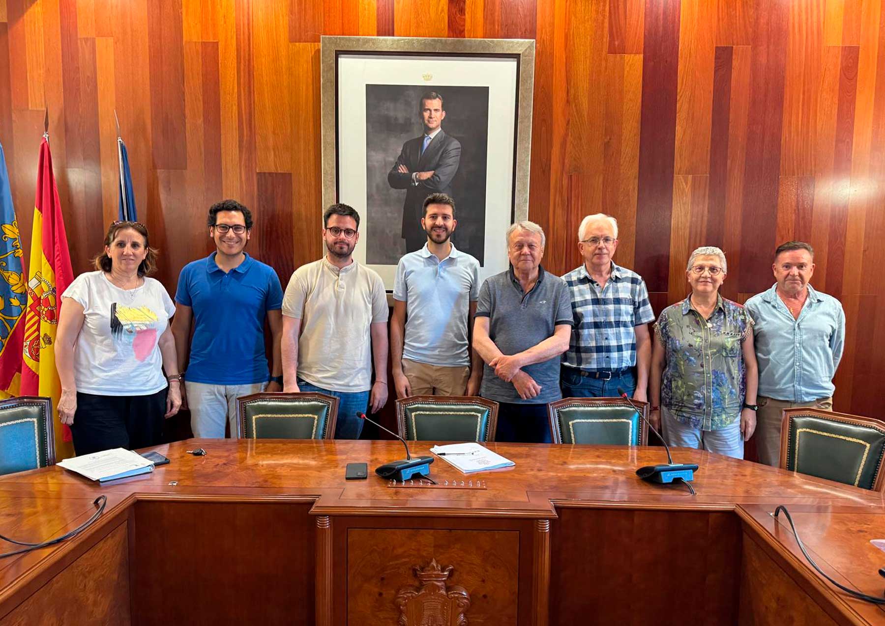 Los participantes en la reunión por parte del Ayuntamiento y del Centre d'Estudis Contestans