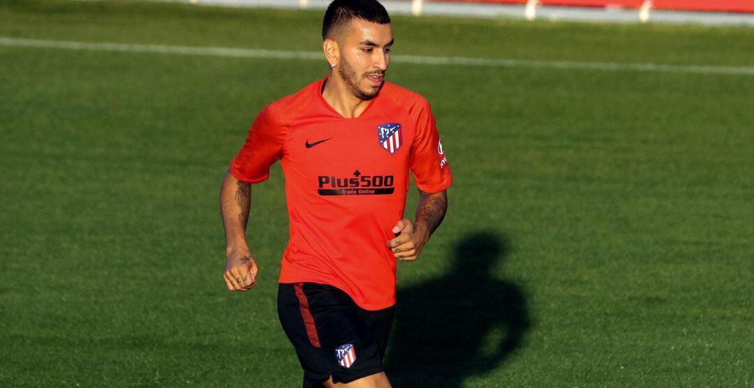 Ángel Correa, en un entrenamiento del Atlético de Madrid.