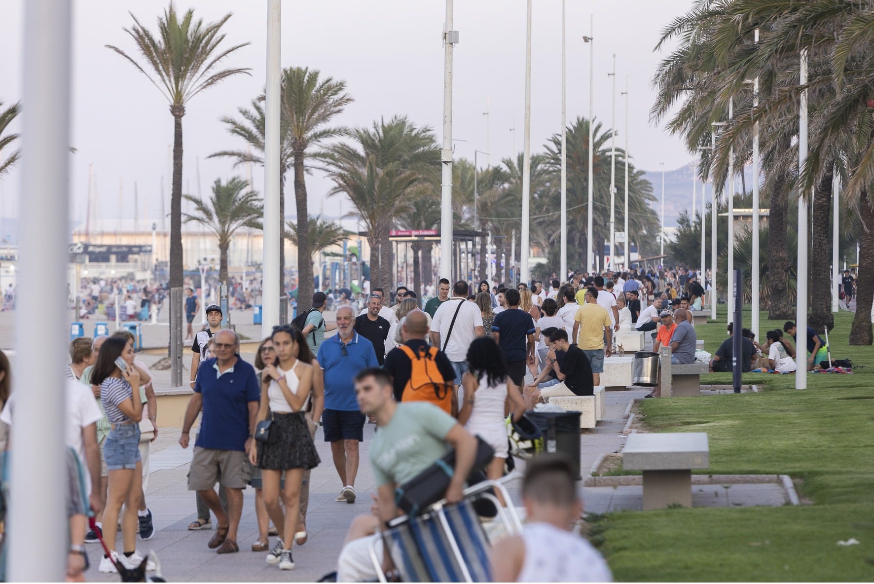 El paseo Marítimo de Gandia este pasado fin de semana de San Juan.