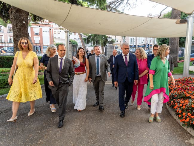 Asistentes a la constitución de la Diputación de Guadalajara