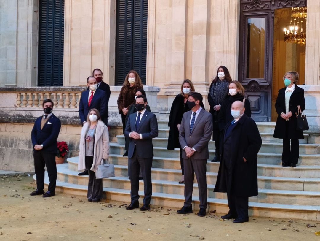 El presidente de la Junta, Juan Marín y la alcaldesa de Jerez a las puertas del palacio del Recreo de las Cadenas