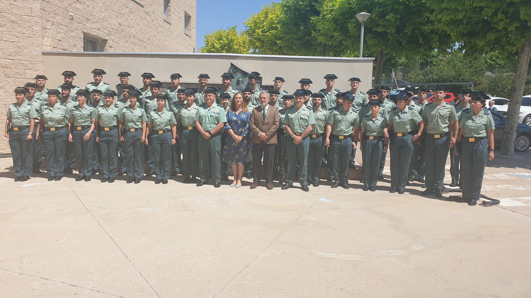 Foto de familia de los nuevos guardias civiles en prácticas que se incorporan a la Comandancia de Burgos