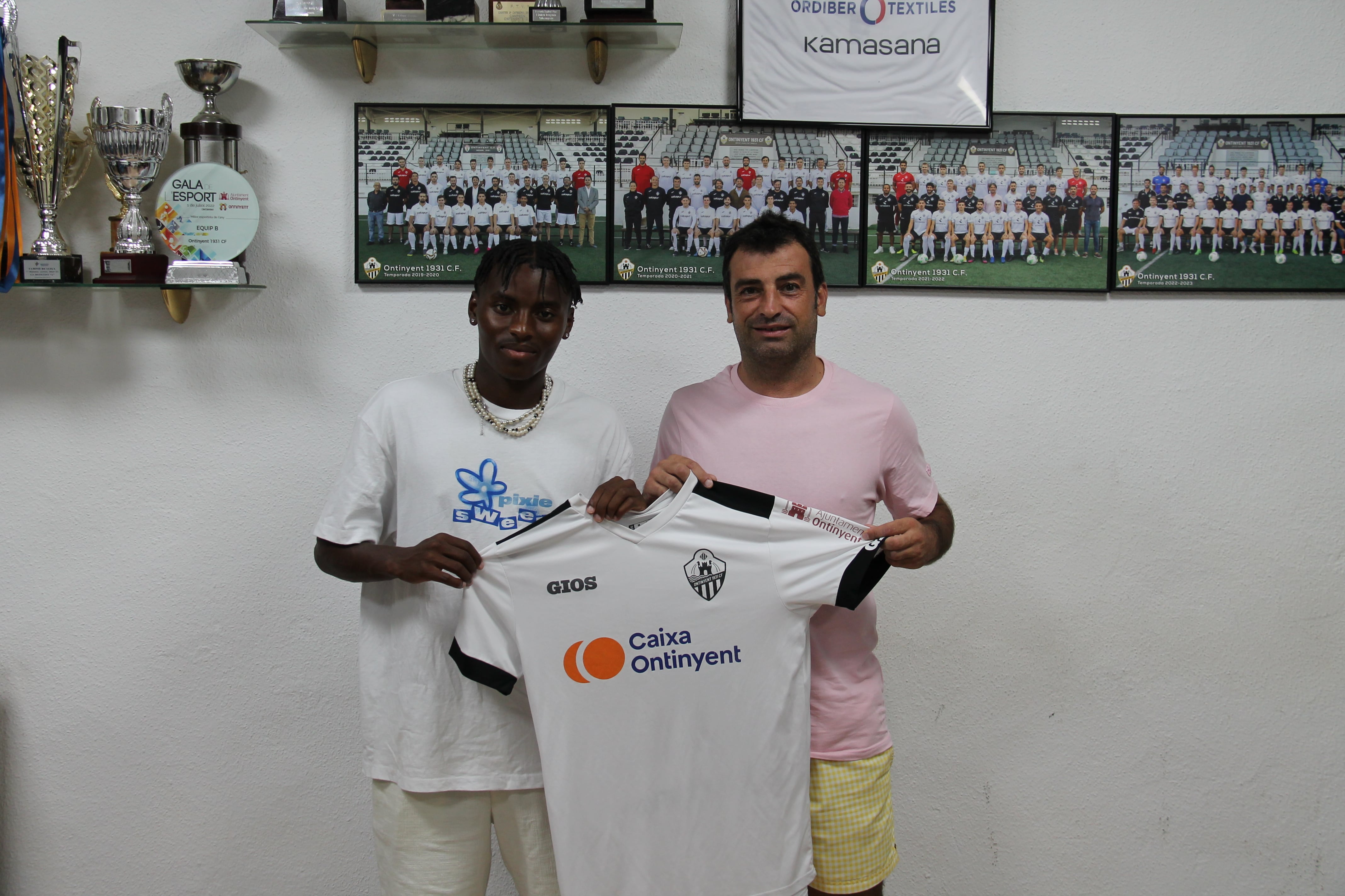 Presentació de Garvin, màxim golejador de la pretemporada