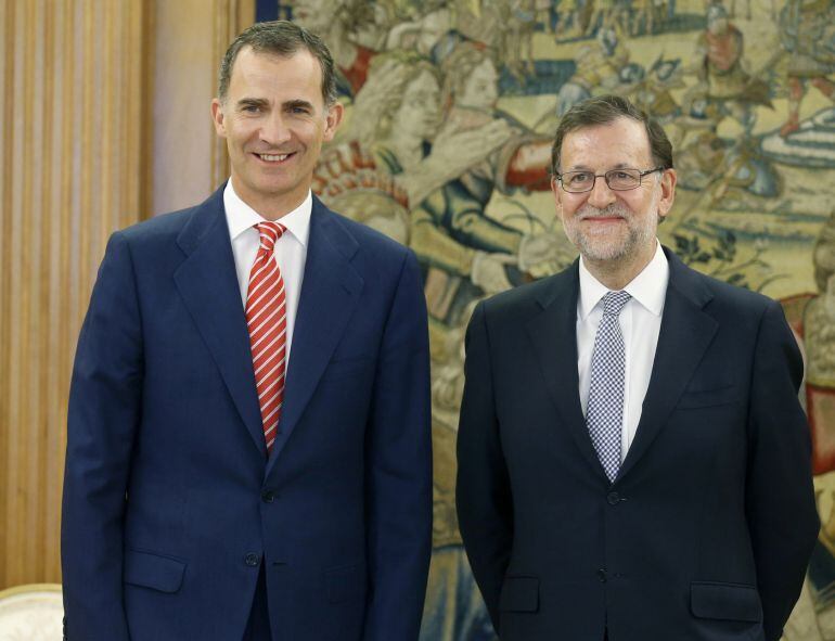 El rey Felipe VI recibe al presidente del Gobierno en funciones, Mariano Rajoy, en el Palacio de la Zarzuela en la tercera jornada de su nueva ronda de consultas 