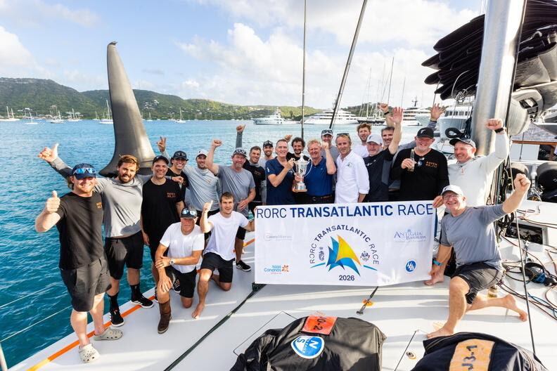 La tripulación del Raven tras completar la RORC Transatlantic Race.
