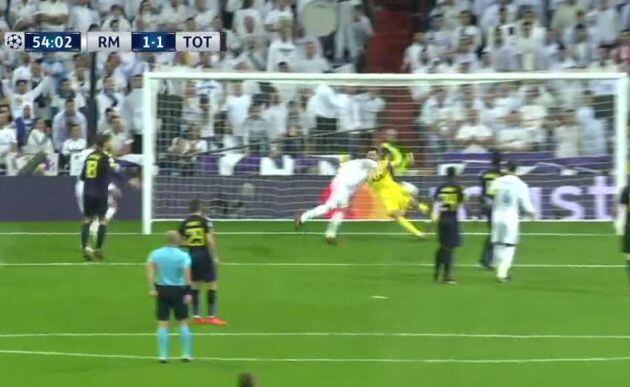 Jugada que termina con el paradón de Lloris 