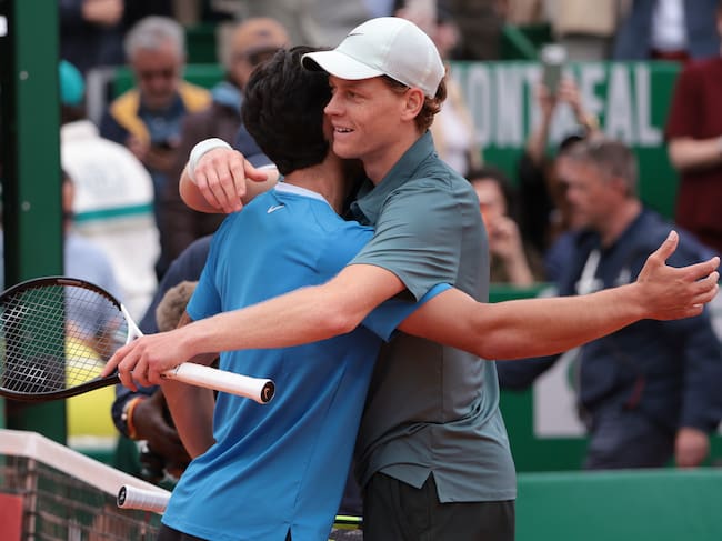 Jannik Sinner y Carlos Alcaraz, durante la final del Masters 1.000 de Montecarlo