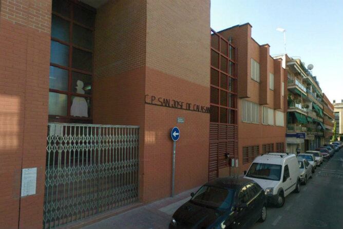 Los alumnos del colegio San José de Calasanz han sido evacuados del centro al haberse encontrado un obús de la Guerra Civil