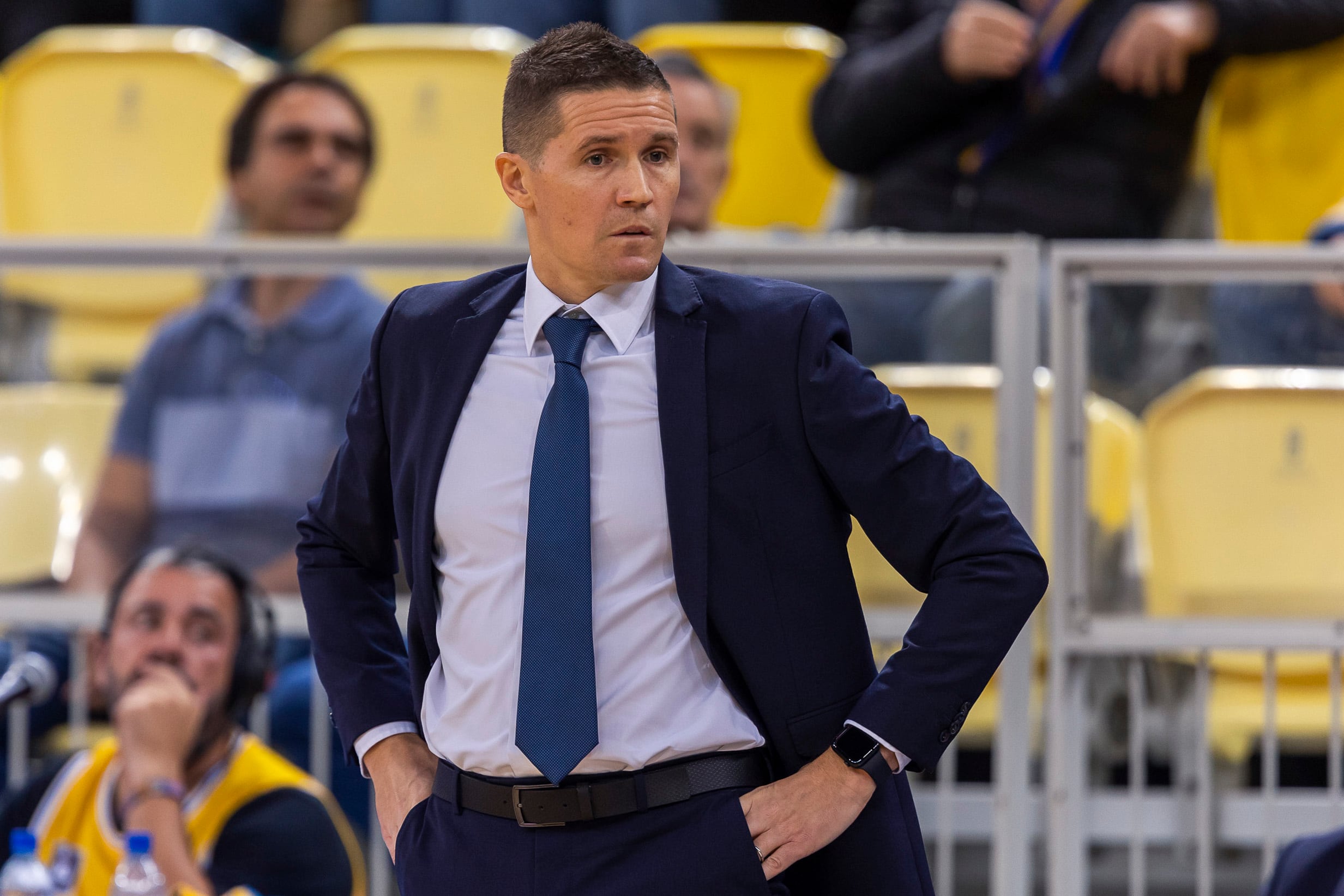 LAS PALMAS DE GRAN CANARIA, 17/01/2024.- El entrenador del Gran Canaria, el esloveno Jaka Lakovic durante el partido de la Eurocopa de baloncesto ante el Türk Telekom que se disputa este miércoles en Las Palmas. EFE/ Quique Curbelo
