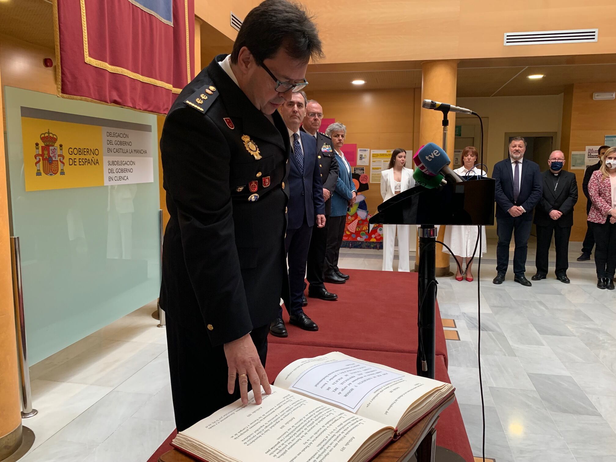 El nuevo comisario de Policía Nacional en Cuenca, José Luis Serrano, en su toma de posesión