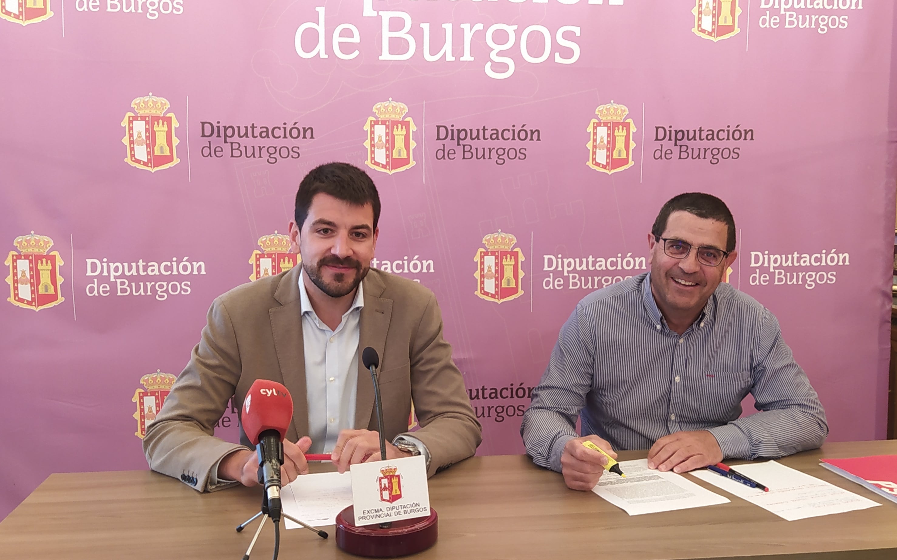 Jurado y Lezcano, portavoz y vice portavoz del PSOE en la Diputación de Burgos critican el retraso en los planes de empleo