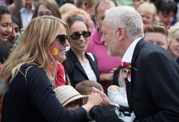 Jeremy Corbyn durante un acto de campaña en Watford